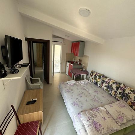 Apartment Perutovic Сутоморе Екстер'єр фото