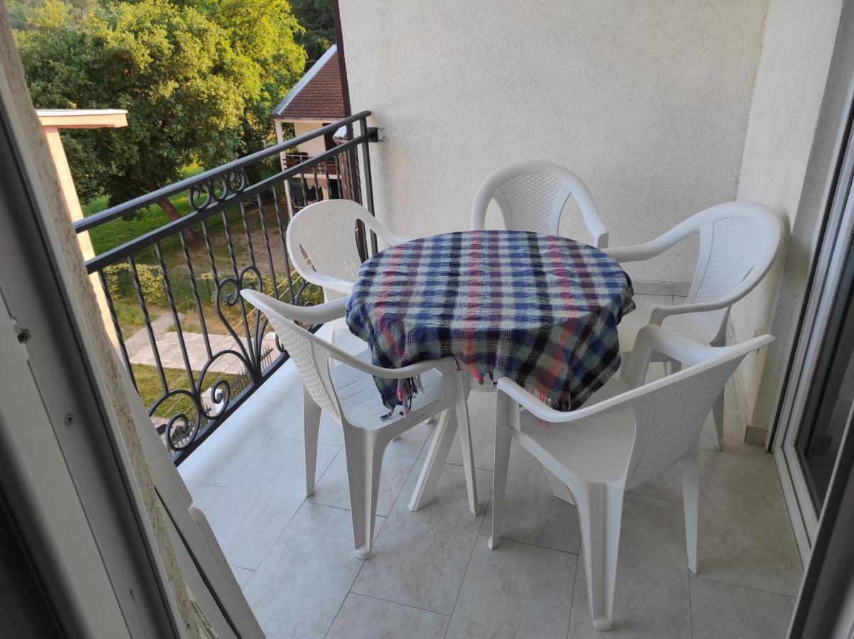 Apartment Perutovic Сутоморе Екстер'єр фото