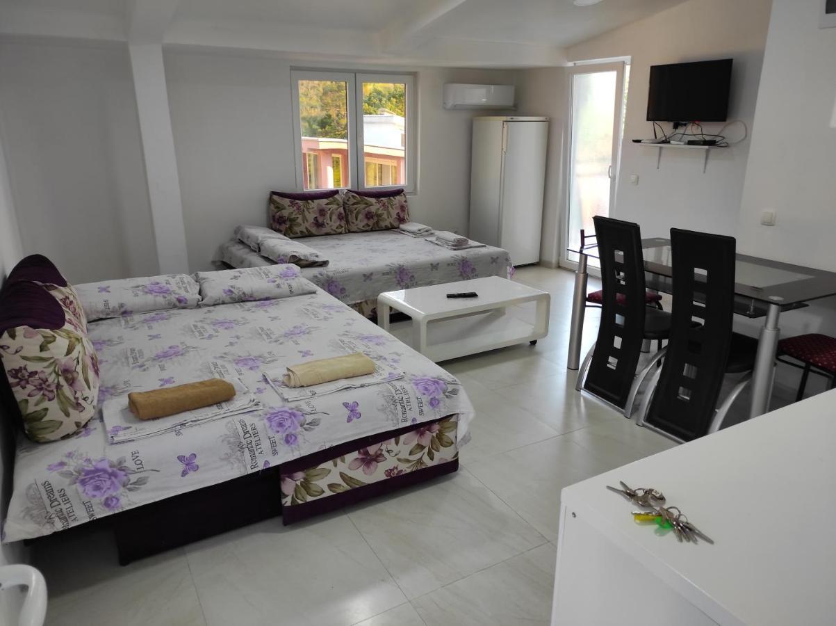 Apartment Perutovic Сутоморе Екстер'єр фото