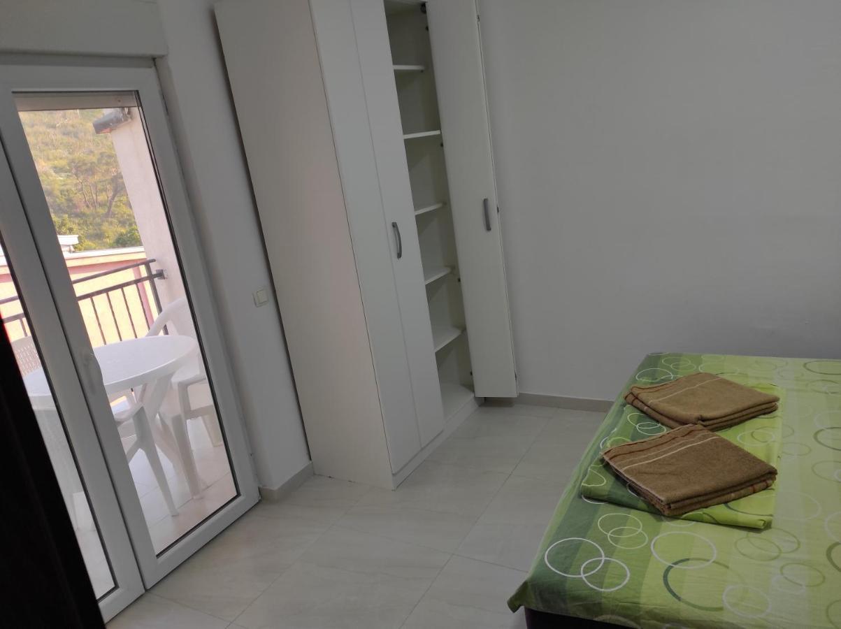 Apartment Perutovic Сутоморе Екстер'єр фото