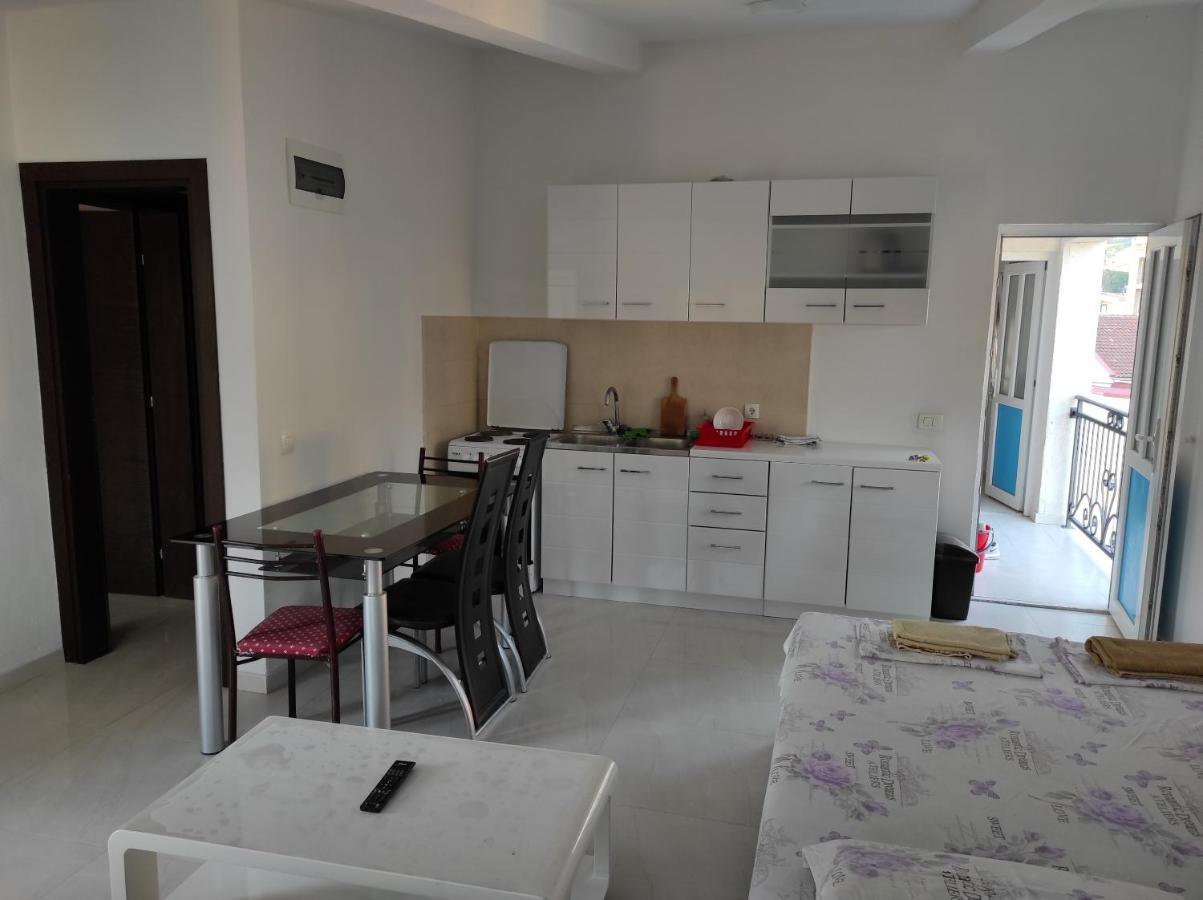 Apartment Perutovic Сутоморе Екстер'єр фото