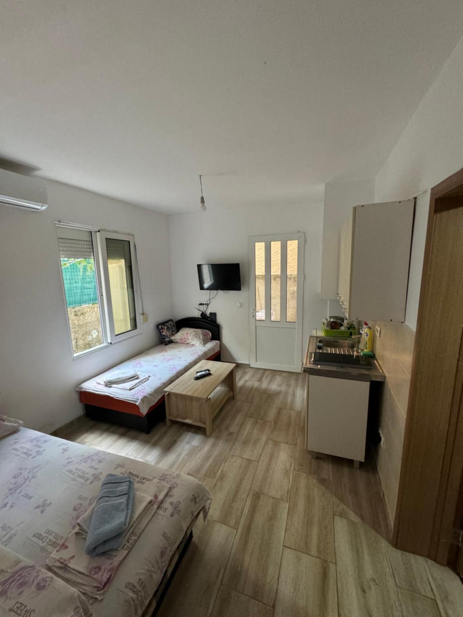 Apartment Perutovic Сутоморе Екстер'єр фото