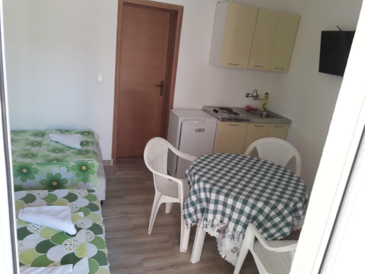 Apartment Perutovic Сутоморе Екстер'єр фото